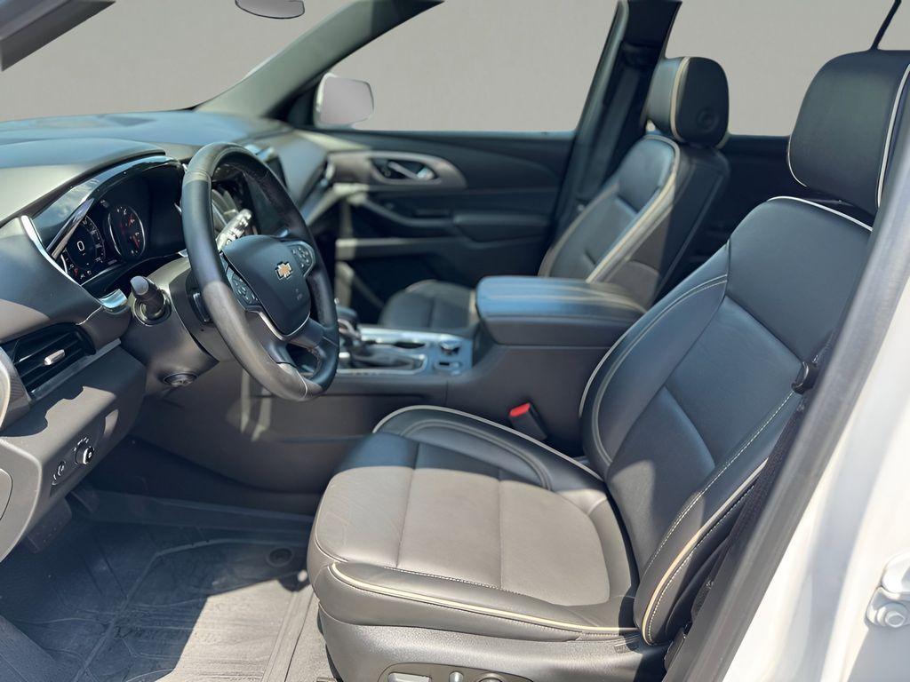 used 2023 Chevrolet Traverse car, priced at $33,985