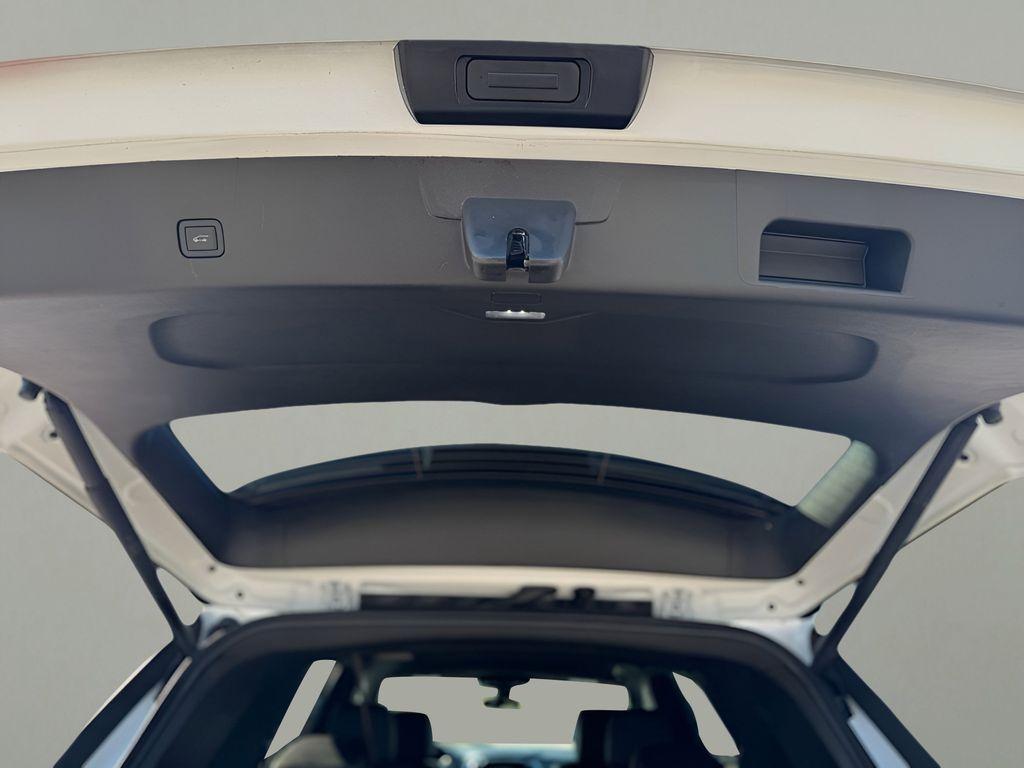 used 2023 Chevrolet Traverse car, priced at $32,765