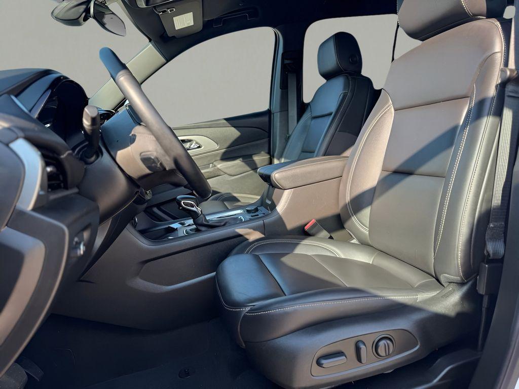 used 2023 Chevrolet Traverse car, priced at $32,765