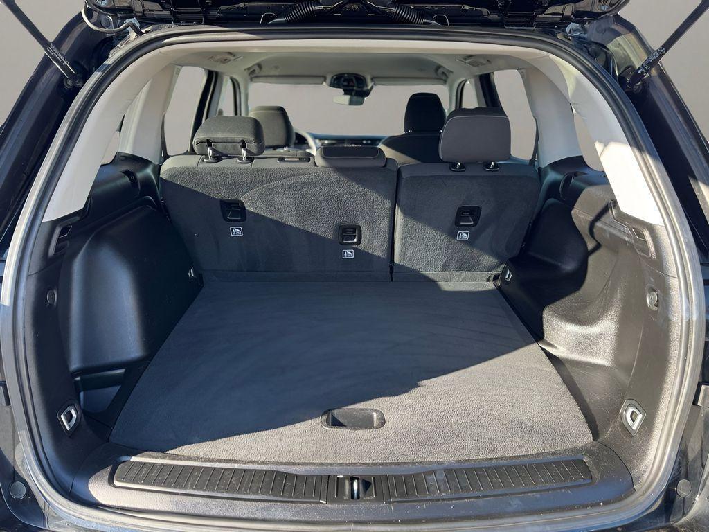 used 2023 Jeep Grand Cherokee car, priced at $26,195