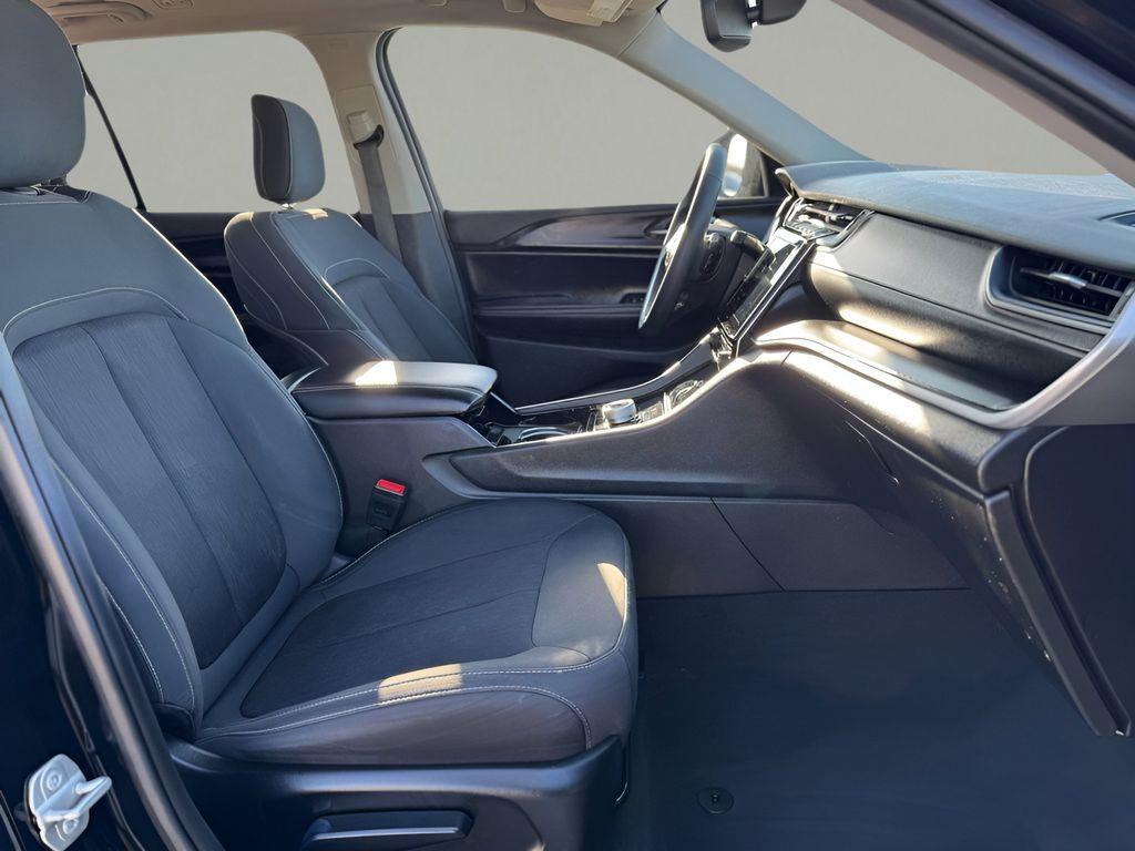 used 2023 Jeep Grand Cherokee car, priced at $26,195