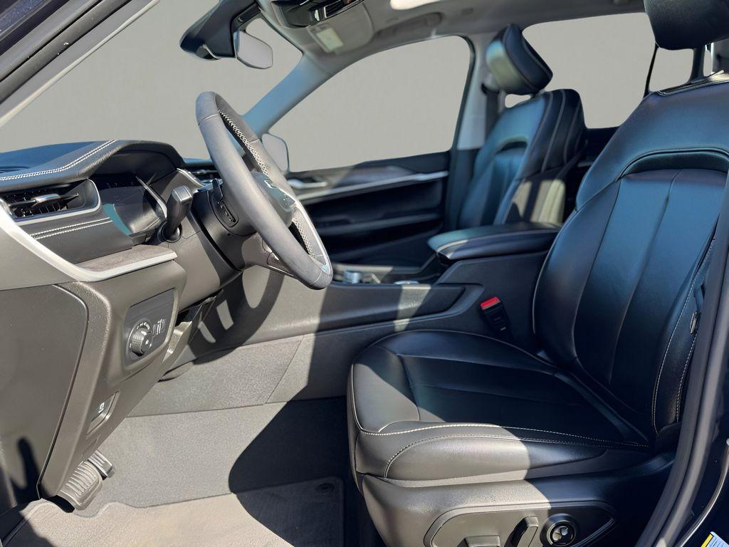 used 2024 Jeep Grand Cherokee car, priced at $36,849