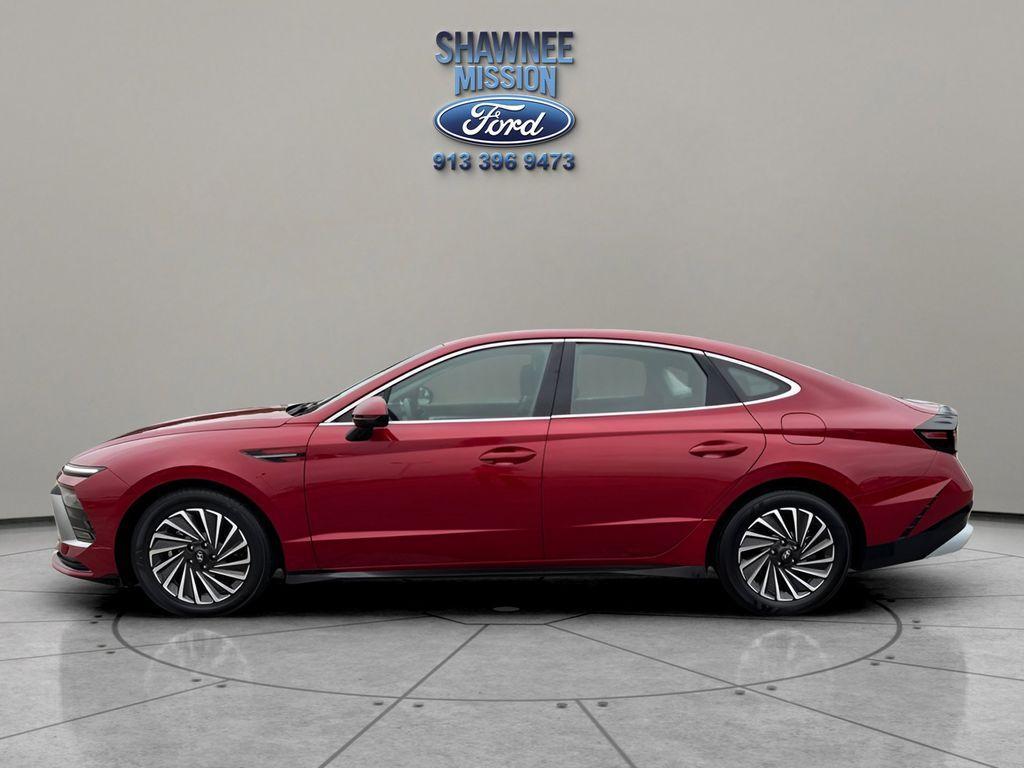 used 2024 Hyundai Sonata Hybrid car, priced at $23,899