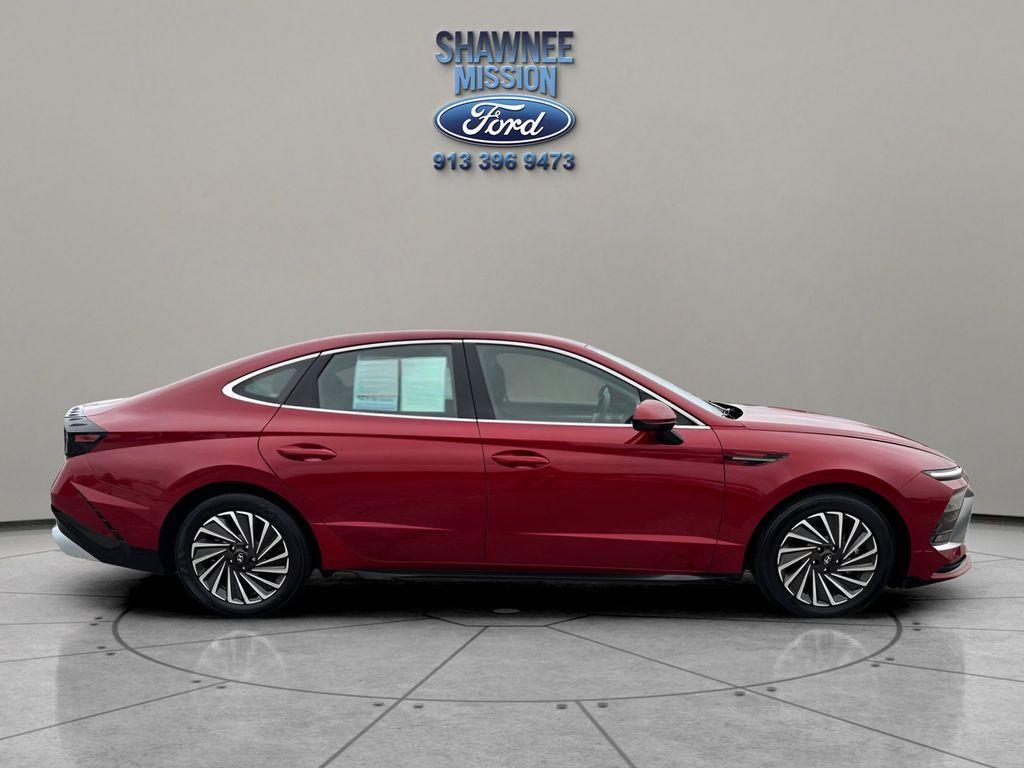 used 2024 Hyundai Sonata Hybrid car, priced at $23,899