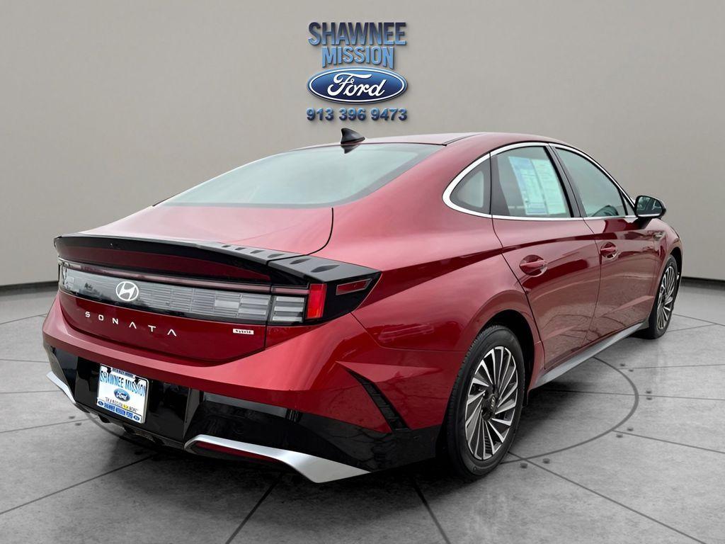 used 2024 Hyundai Sonata Hybrid car, priced at $23,899