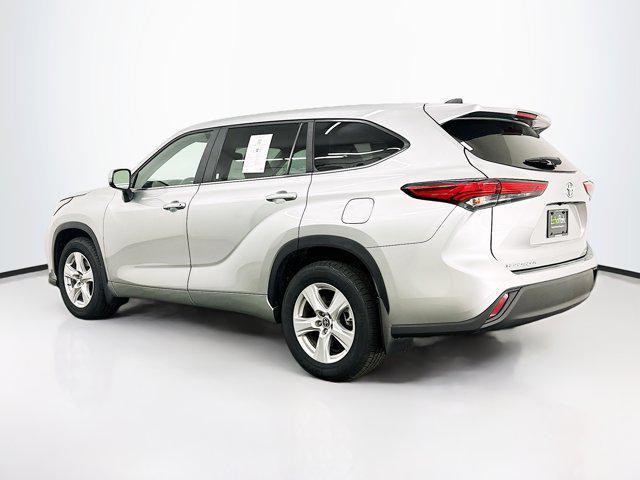 used 2023 Toyota Highlander car, priced at $30,689