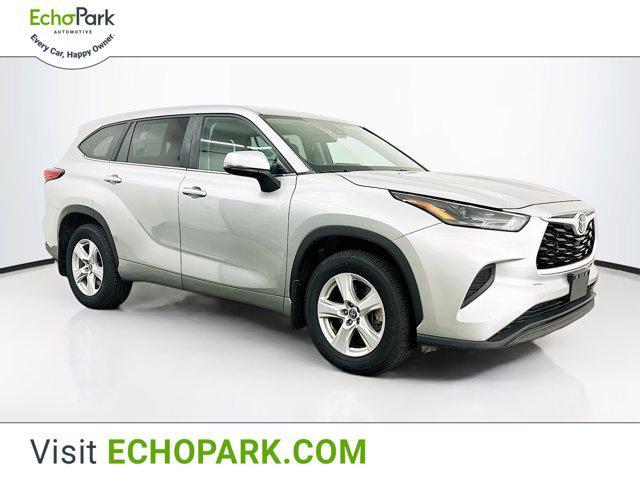 used 2023 Toyota Highlander car, priced at $30,689