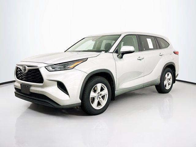 used 2023 Toyota Highlander car, priced at $30,689