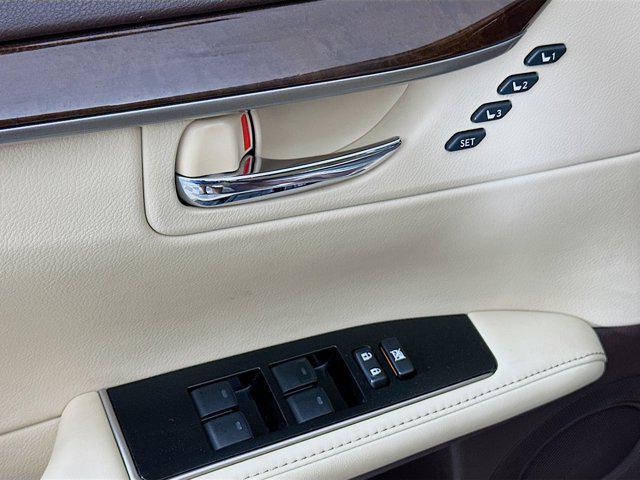 used 2016 Lexus ES 300h car, priced at $16,987