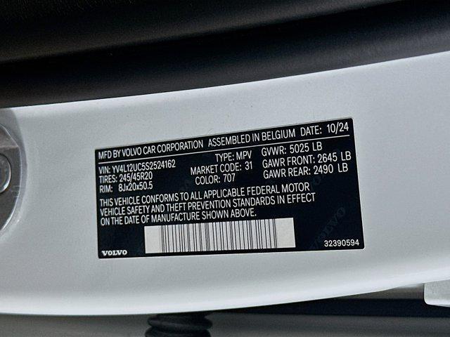 used 2025 Volvo XC40 car, priced at $29,697