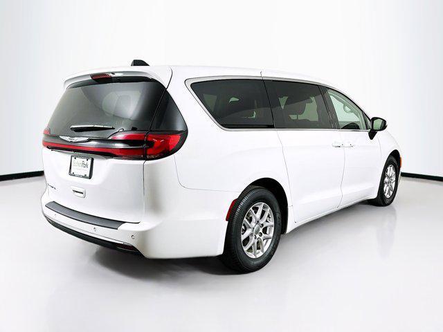 used 2023 Chrysler Pacifica car, priced at $23,247