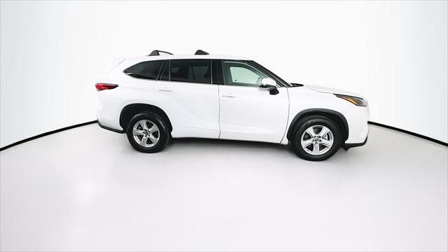 used 2022 Toyota Highlander car, priced at $30,599