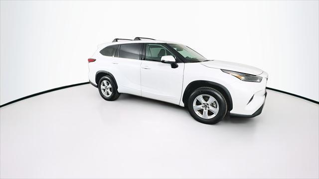 used 2022 Toyota Highlander car, priced at $30,599