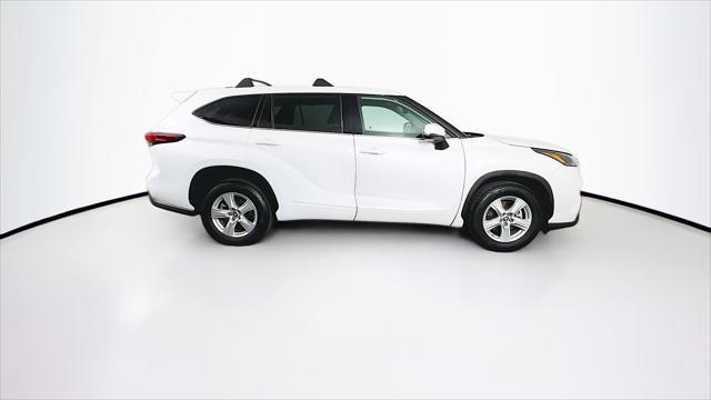 used 2022 Toyota Highlander car, priced at $30,599