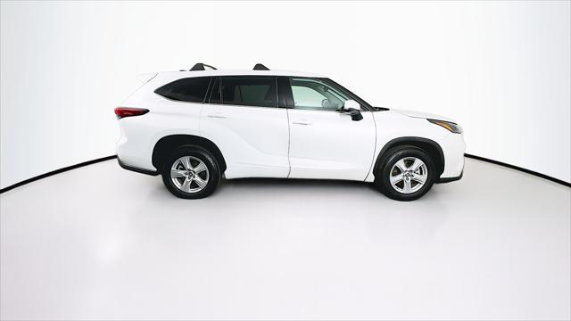 used 2022 Toyota Highlander car, priced at $30,499