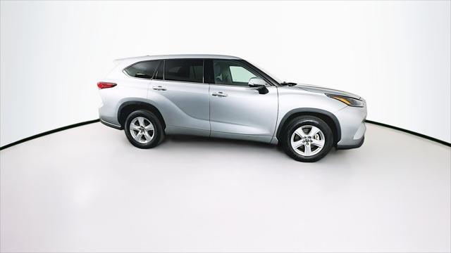 used 2022 Toyota Highlander car, priced at $28,189