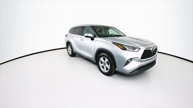 used 2022 Toyota Highlander car, priced at $28,189