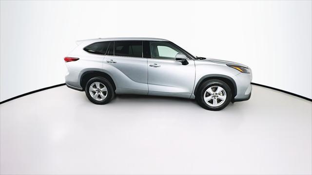 used 2022 Toyota Highlander car, priced at $28,189