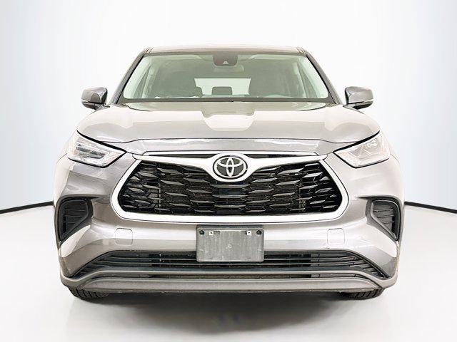 used 2023 Toyota Highlander car, priced at $30,997