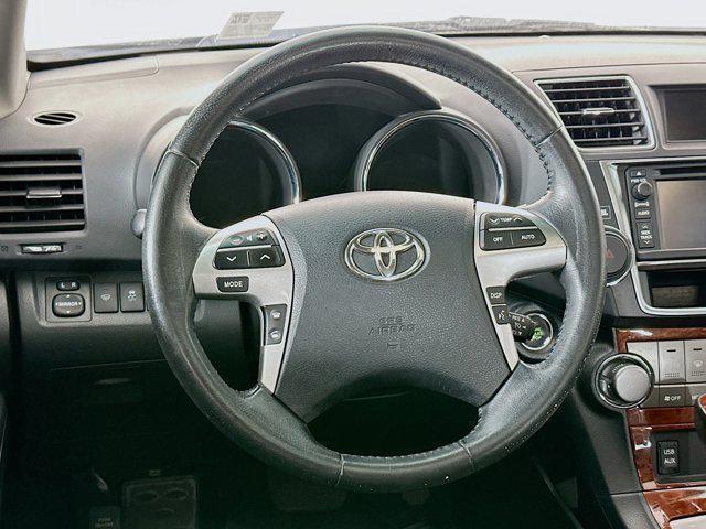 used 2013 Toyota Highlander car, priced at $14,899