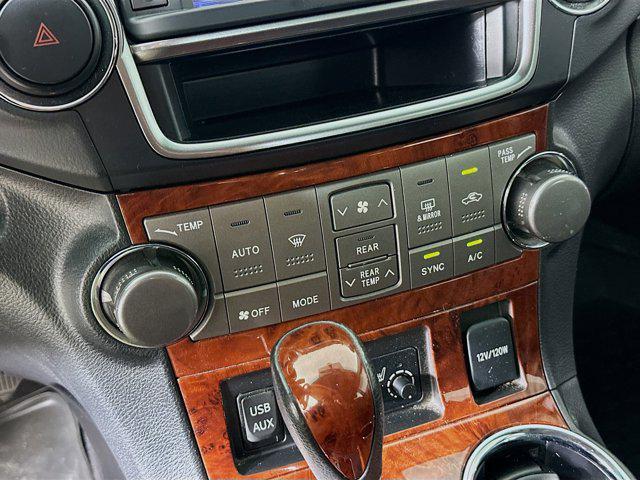 used 2013 Toyota Highlander car, priced at $14,899