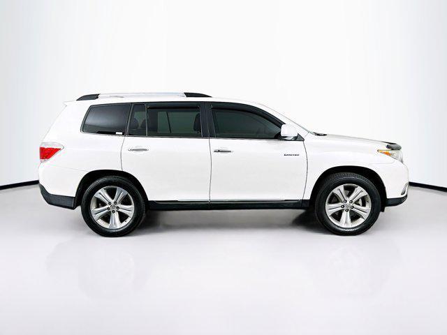used 2013 Toyota Highlander car, priced at $14,899