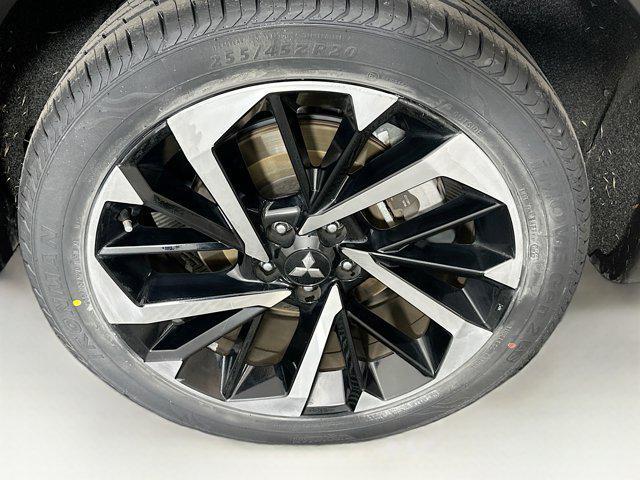 used 2024 Mitsubishi Outlander car, priced at $20,987