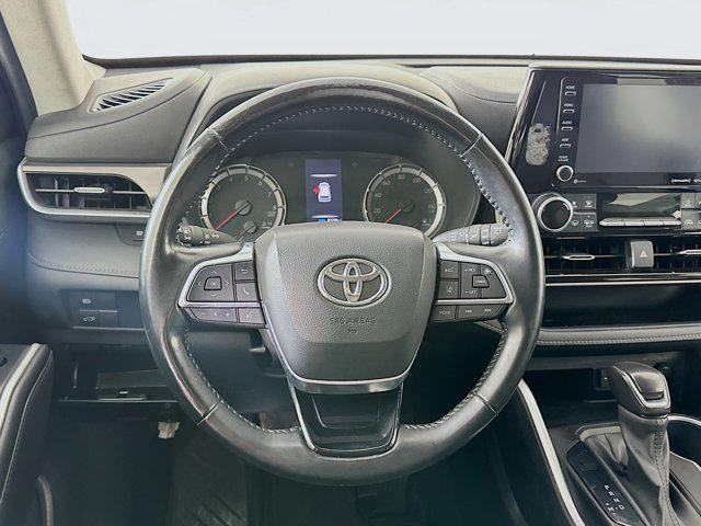 used 2021 Toyota Highlander car, priced at $25,899