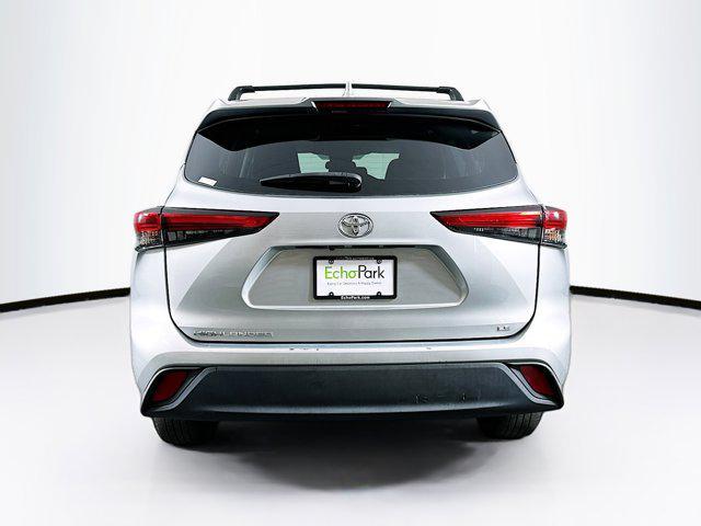 used 2021 Toyota Highlander car, priced at $25,899