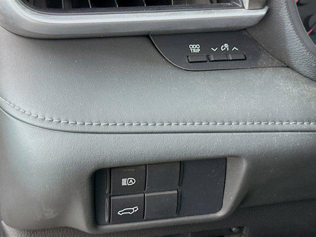 used 2021 Toyota Highlander car, priced at $25,899