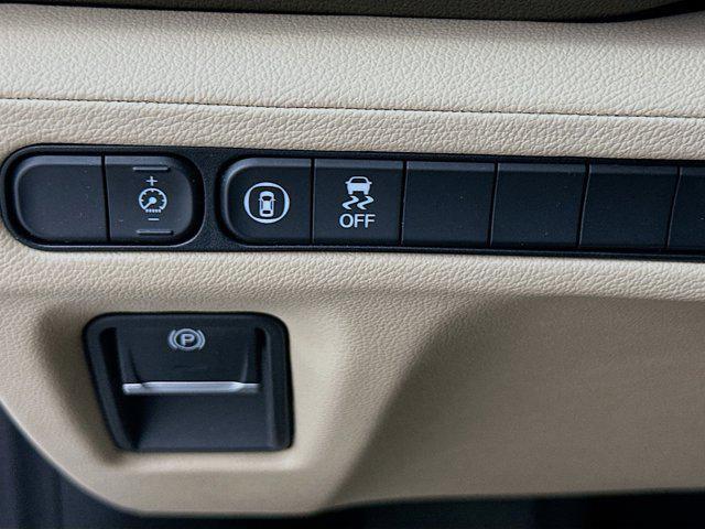 used 2022 Acura MDX car, priced at $33,297