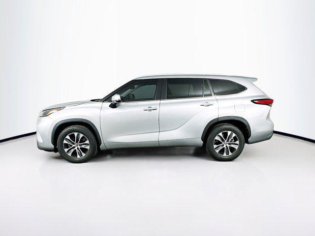 used 2023 Toyota Highlander car, priced at $33,697