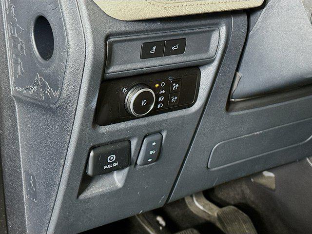 used 2023 Ford Expedition car, priced at $36,987