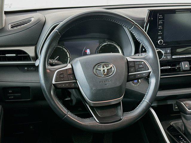 used 2022 Toyota Highlander car, priced at $29,689