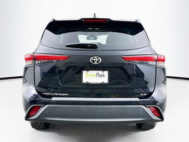 used 2022 Toyota Highlander car, priced at $29,689