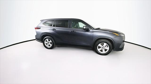 used 2024 Toyota Highlander car, priced at $35,789