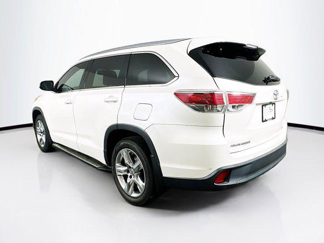 used 2014 Toyota Highlander car, priced at $16,899