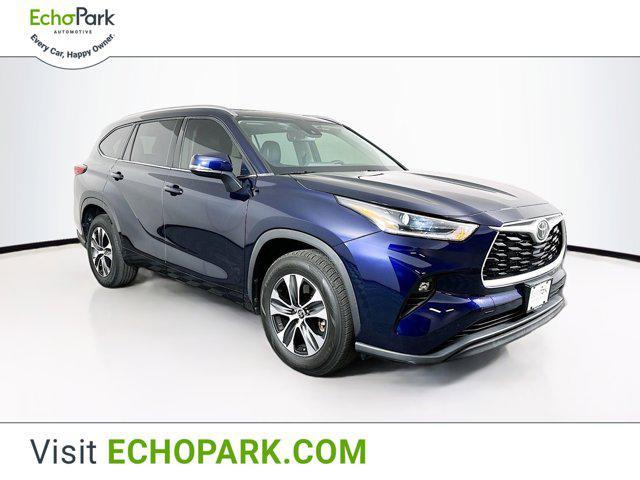 used 2021 Toyota Highlander car, priced at $28,297