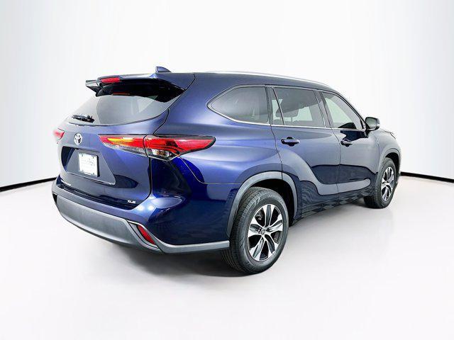 used 2021 Toyota Highlander car, priced at $28,297