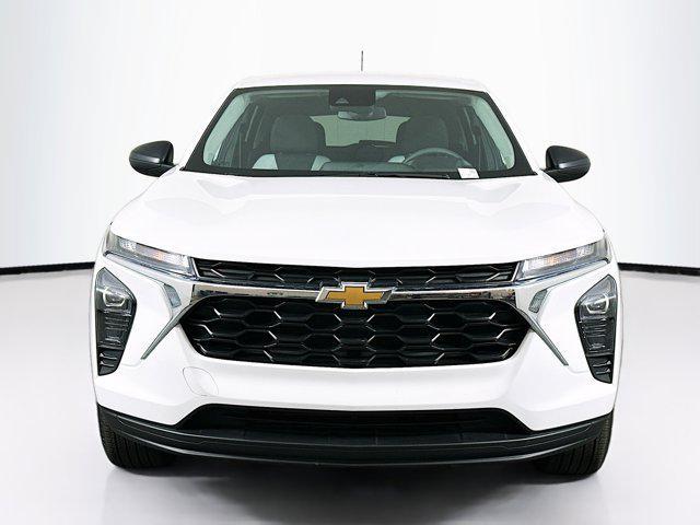 used 2025 Chevrolet Trax car, priced at $19,497