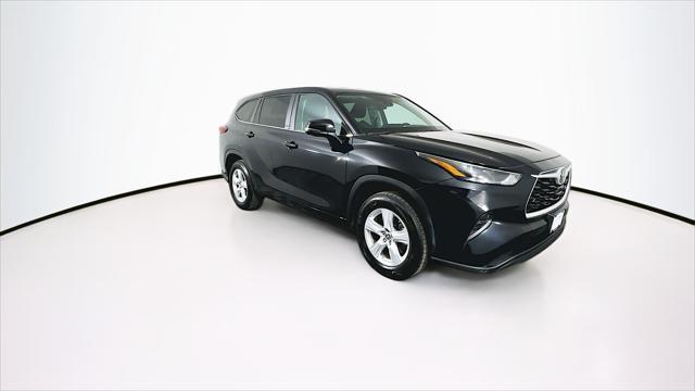 used 2023 Toyota Highlander car, priced at $33,089