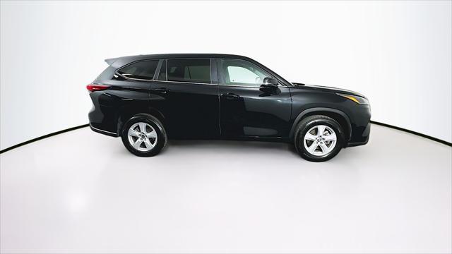 used 2023 Toyota Highlander car, priced at $33,089