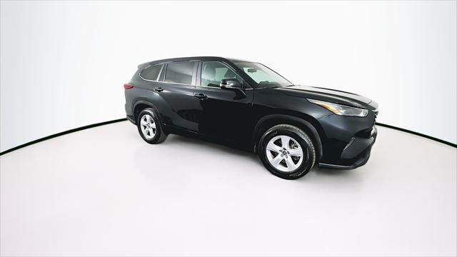 used 2023 Toyota Highlander car, priced at $33,089