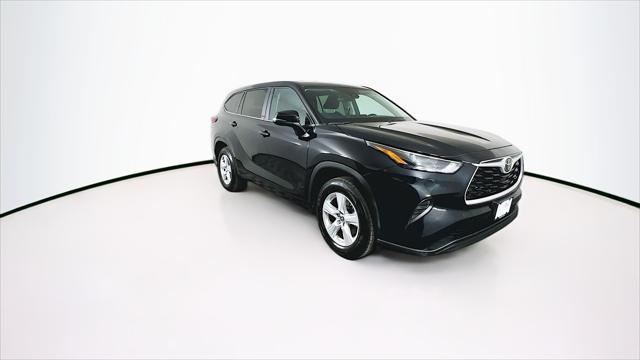 used 2023 Toyota Highlander car, priced at $33,089