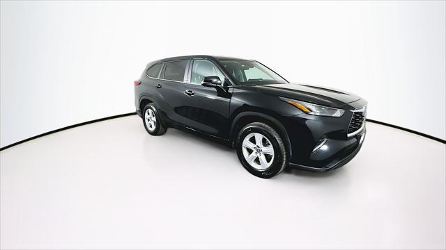 used 2023 Toyota Highlander car, priced at $33,089