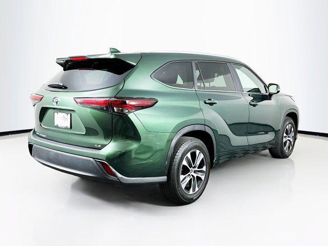 used 2024 Toyota Highlander car, priced at $40,697