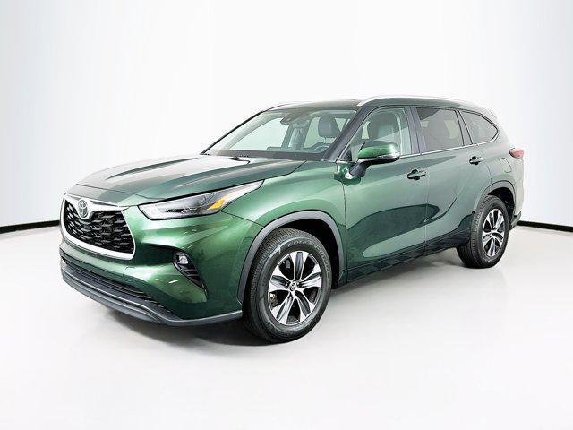 used 2024 Toyota Highlander car, priced at $40,697