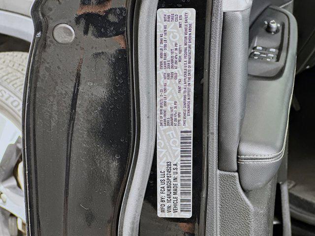 used 2023 Jeep Grand Cherokee L car, priced at $28,996