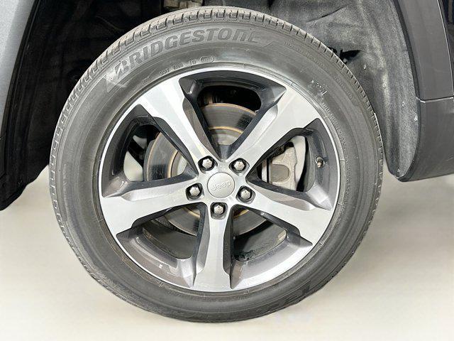 used 2023 Jeep Grand Cherokee L car, priced at $28,996