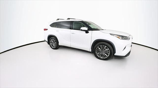 used 2022 Toyota Highlander car, priced at $38,139